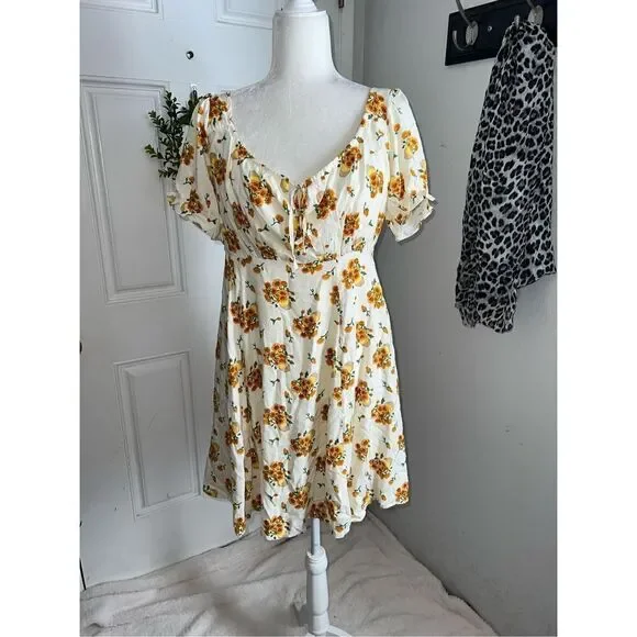 Sunflower Puff Sleeve Dress (Med) - Picture 2 of 9